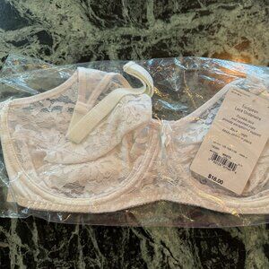 NWT WOMEN'S 36C European Lace Underwire white bra